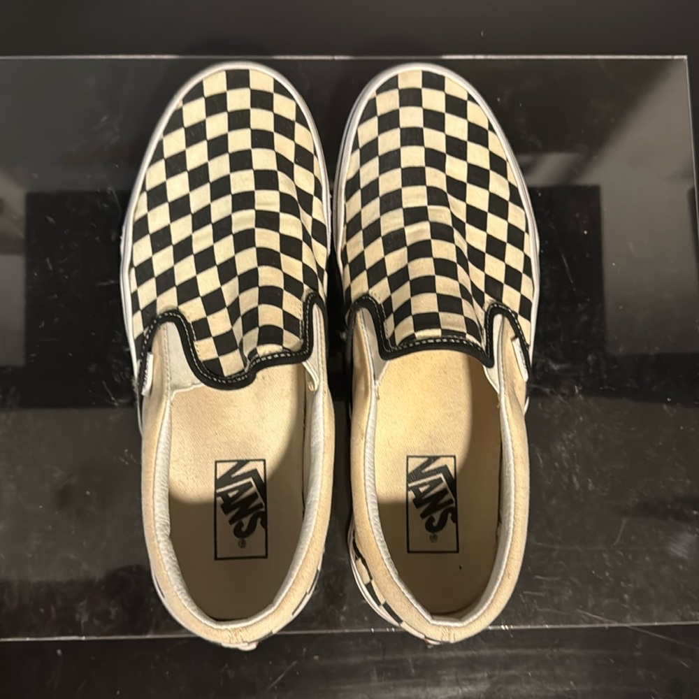 Popular Vans slip ons only worn twice